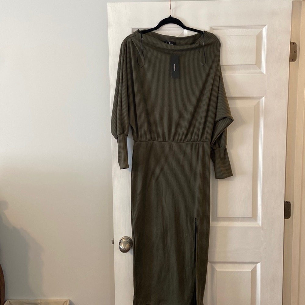 Lulus Maxi Dress size L length 50” color green long sleeves see all photos